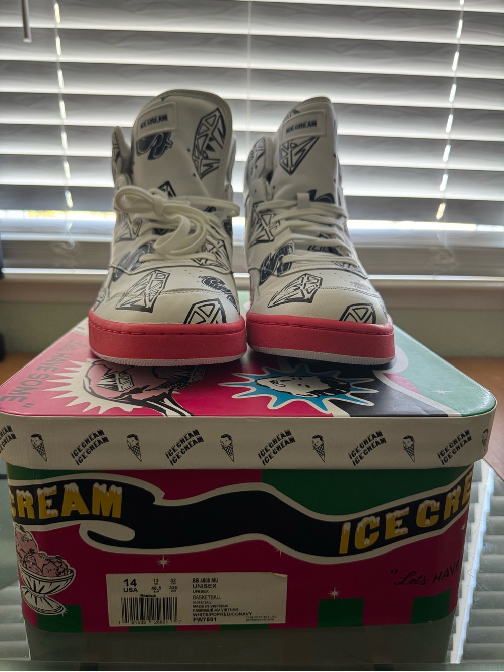 Reebok Icecream Sneakers with Pink Midsole and Blue Graphics - Picture 2 of 9